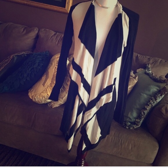 Light-Weight Sweater - Picture 6 of 6